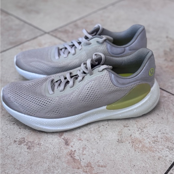 NWOB Men's Beyondfeel Running Shoe - Picture 5 of 7